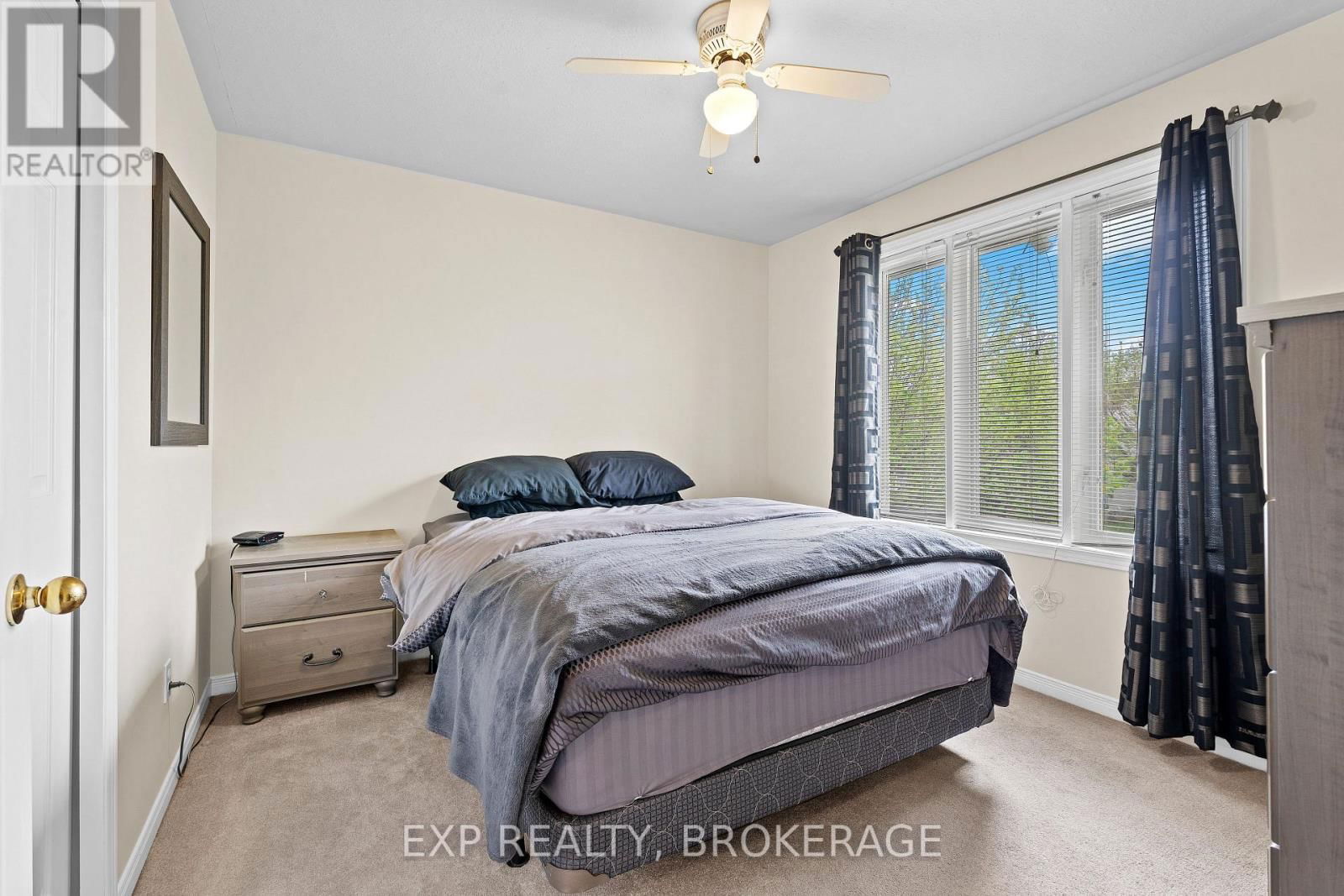 435 FIELDSTONE DRIVE Image 20
