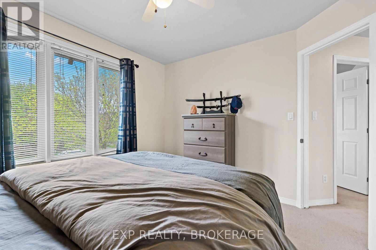 435 FIELDSTONE DRIVE Image 21