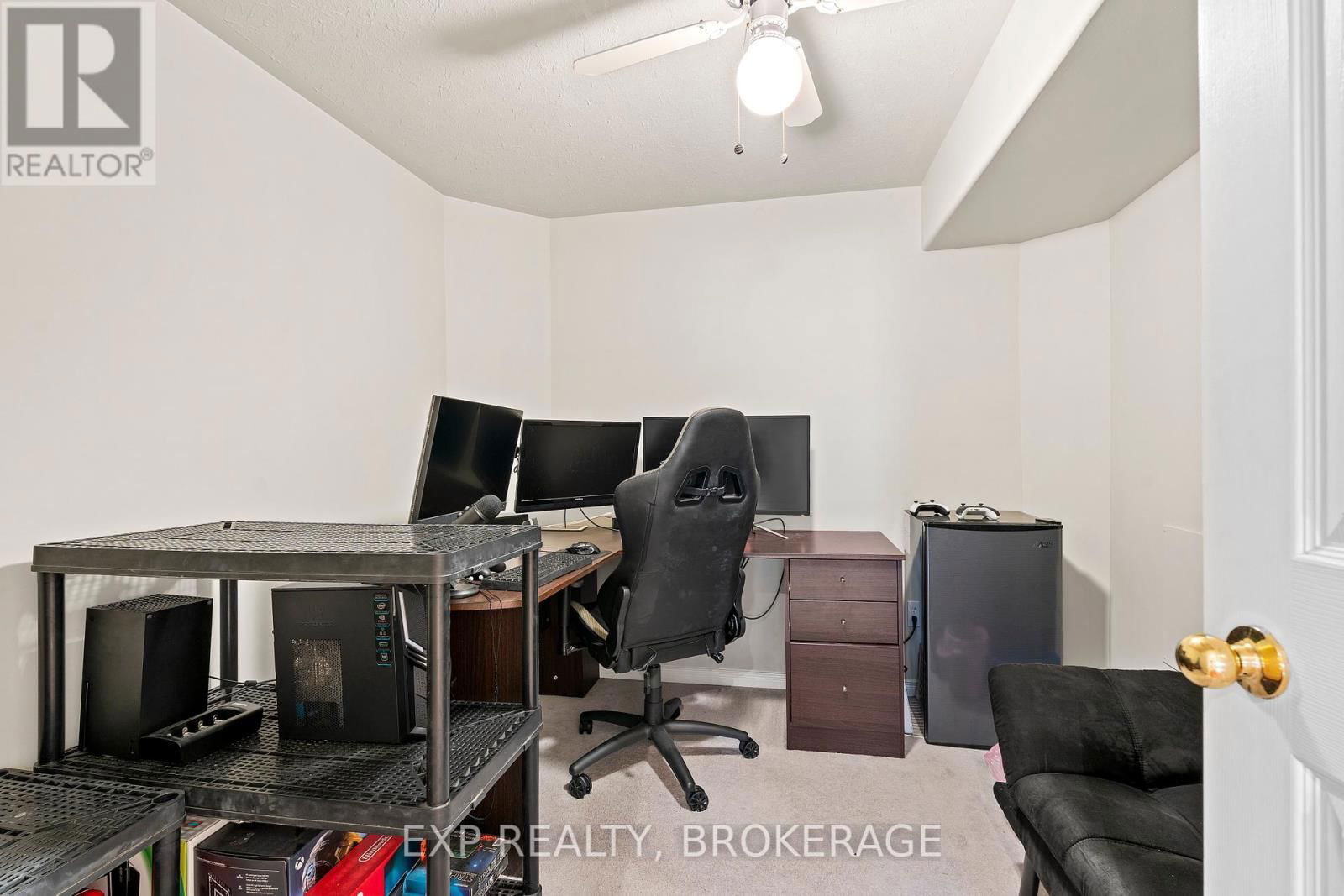 435 FIELDSTONE DRIVE Image 28