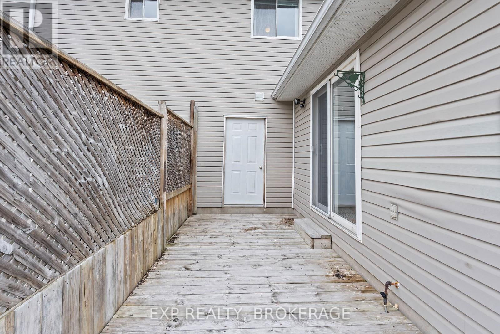 435 FIELDSTONE DRIVE Image 33