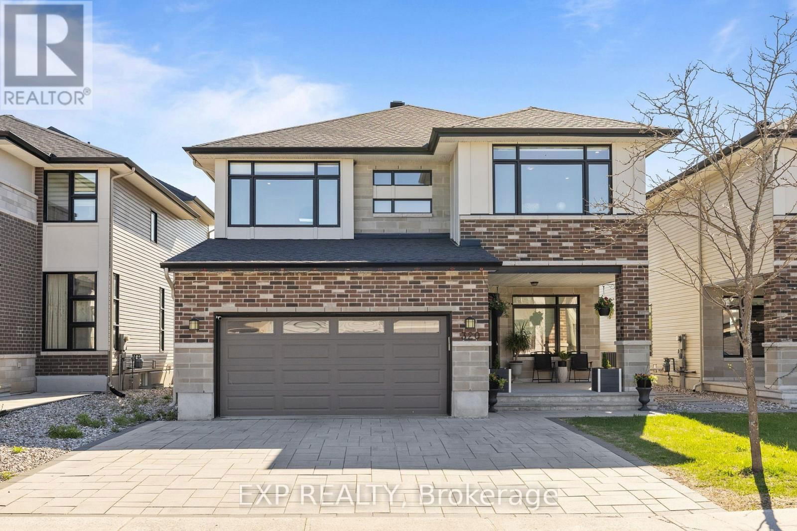 320 SERENADE CRESCENT Image 1