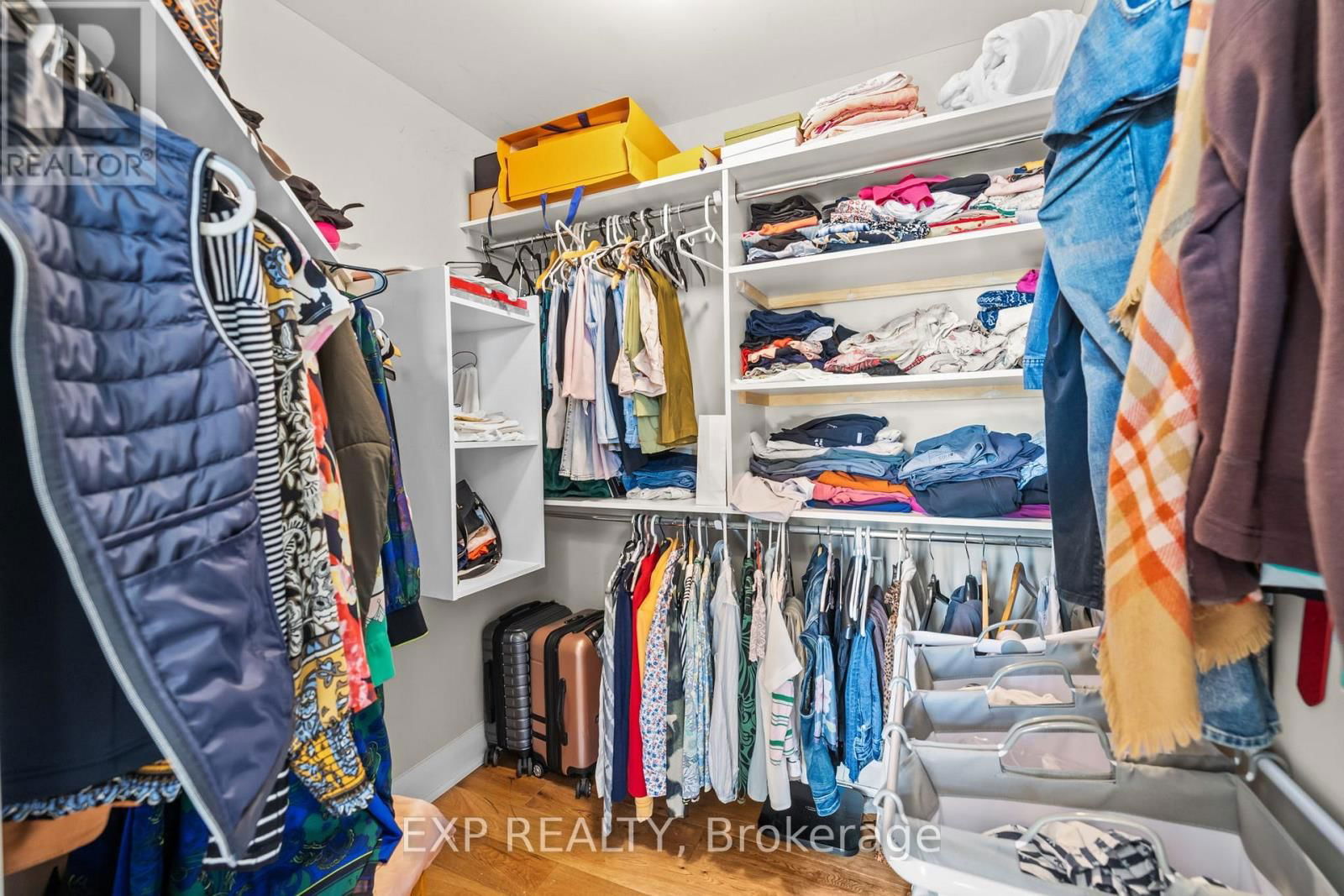 320 SERENADE CRESCENT Image 33