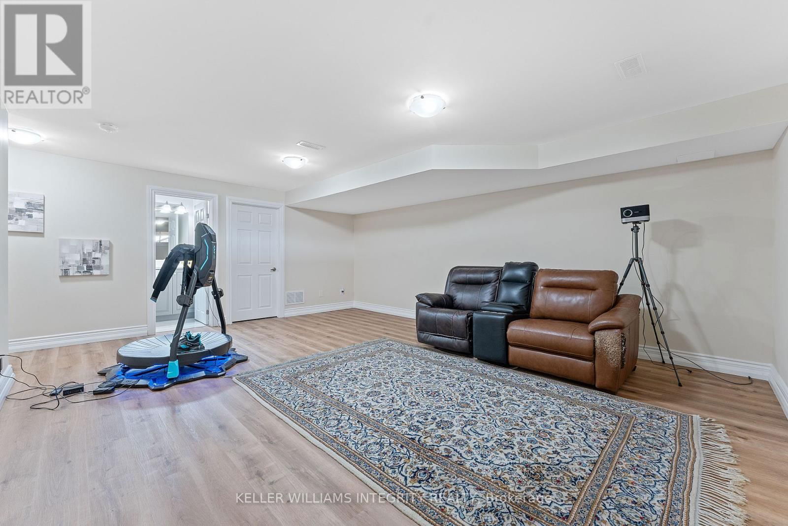 296 BERT HALL STREET Image 28