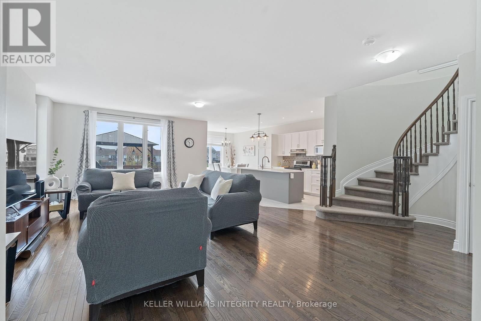 296 BERT HALL STREET Image 6