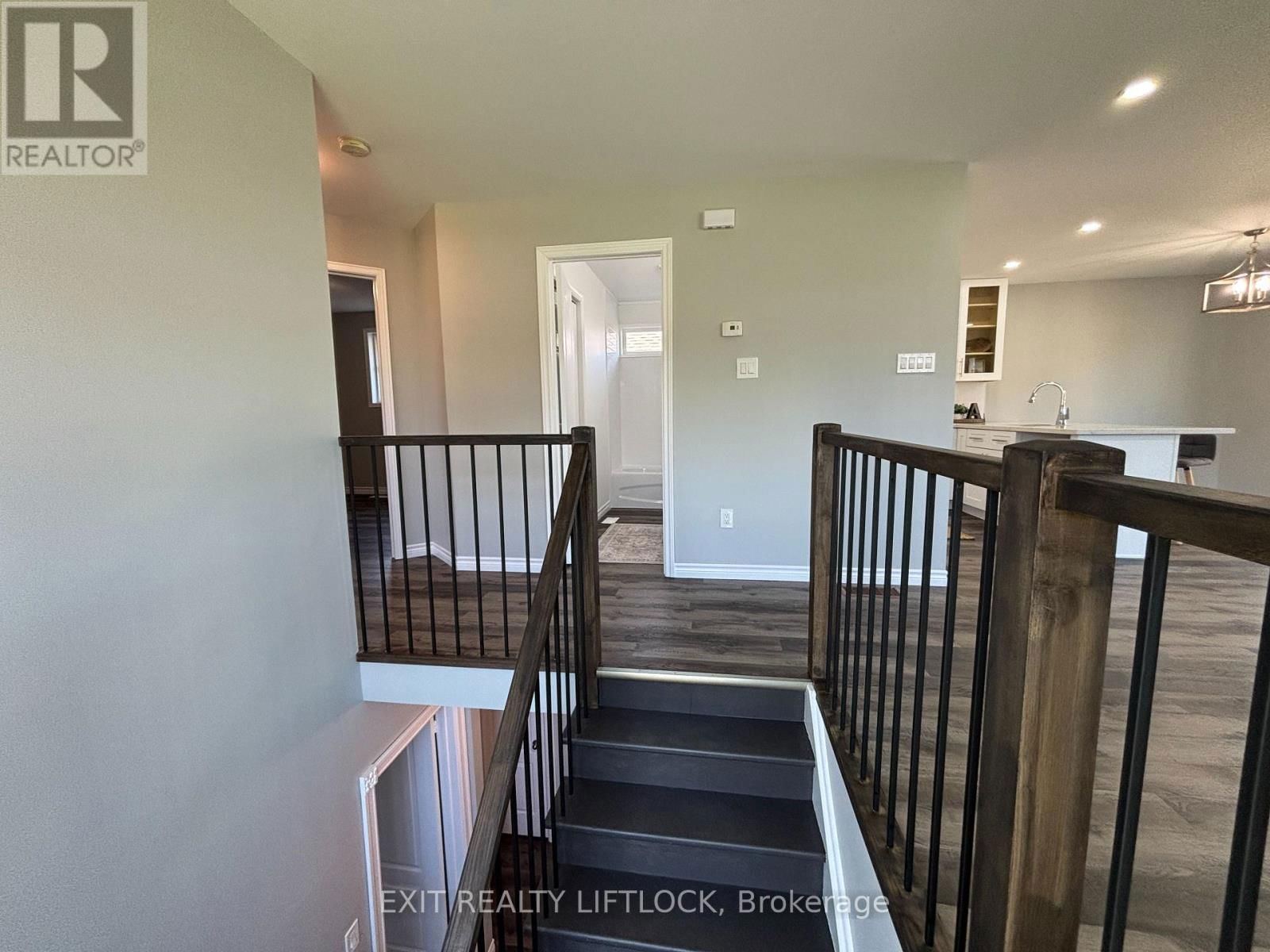1018 BAKER STREET Image 4
