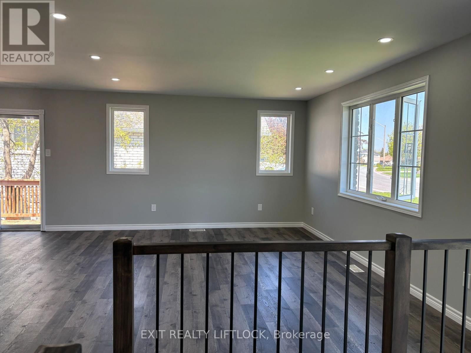 1018 BAKER STREET Image 6