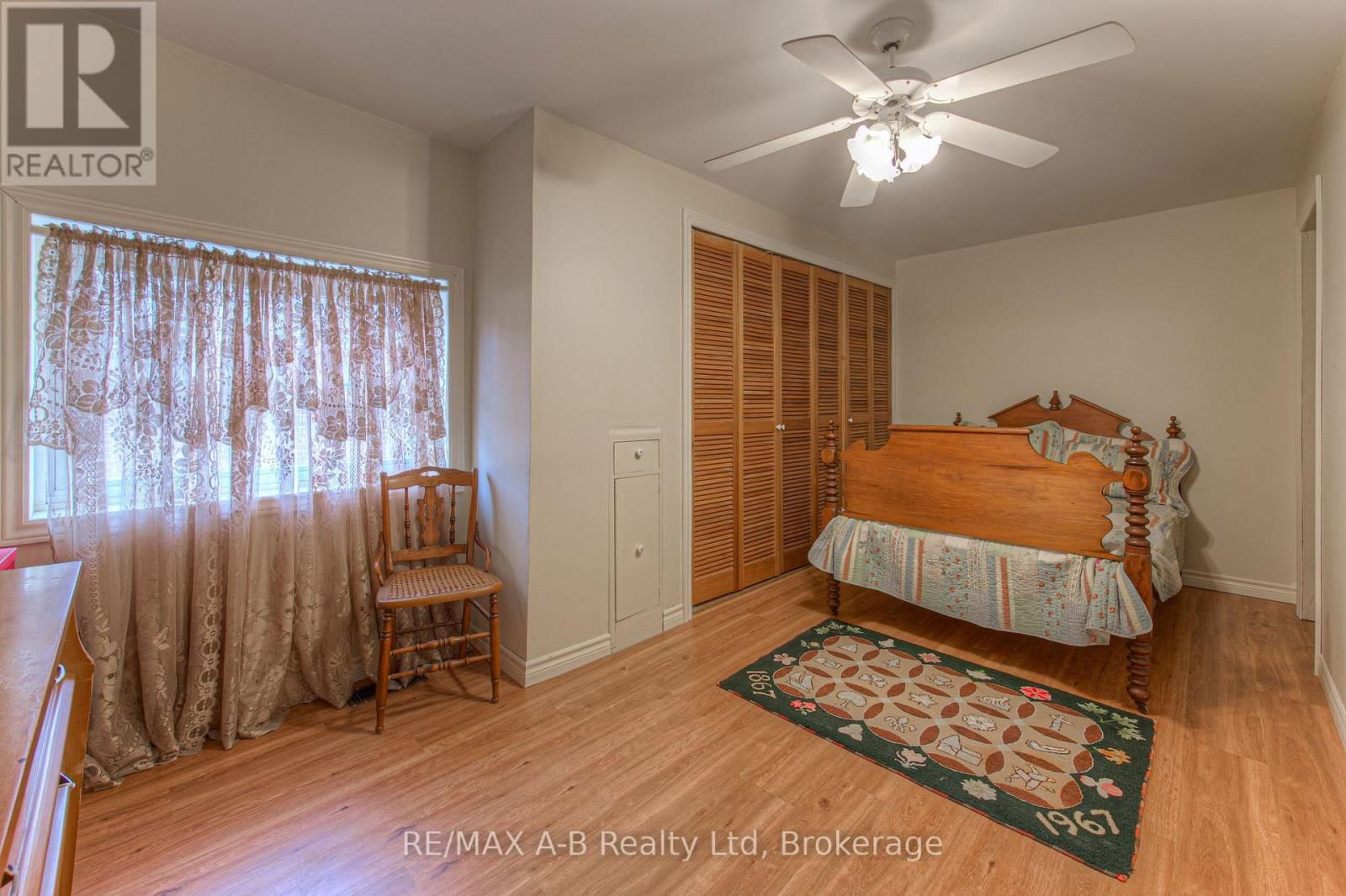 192 TAYLOR STREET Image 24