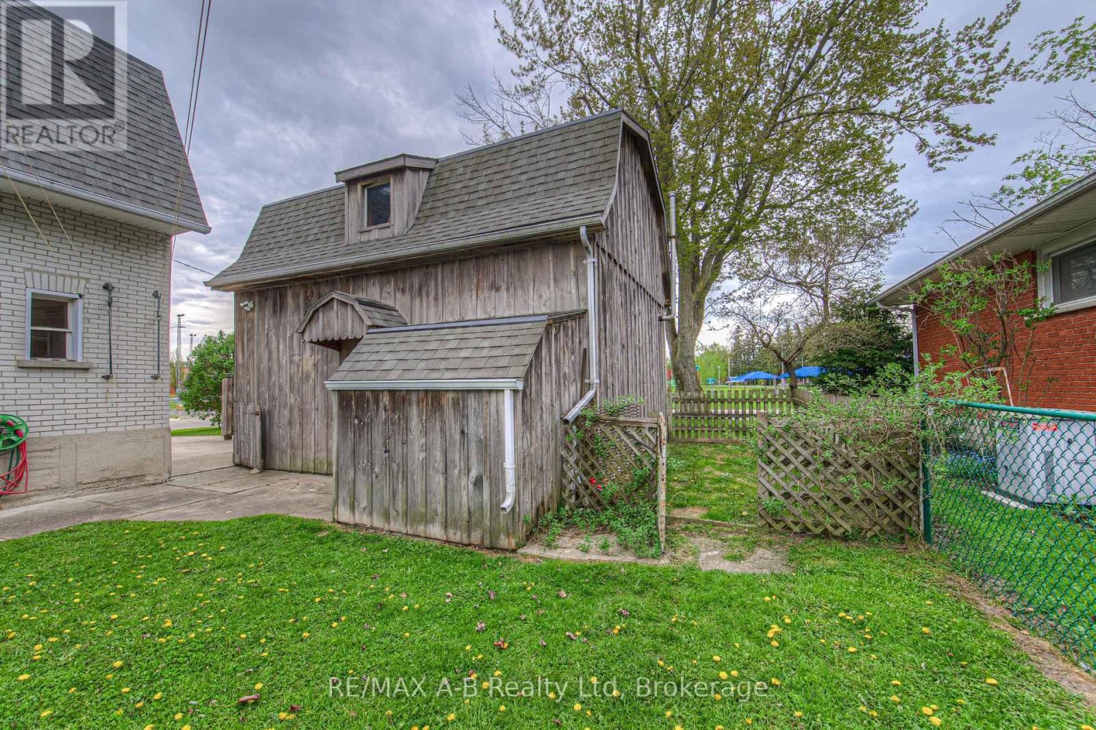 192 TAYLOR STREET Image 35