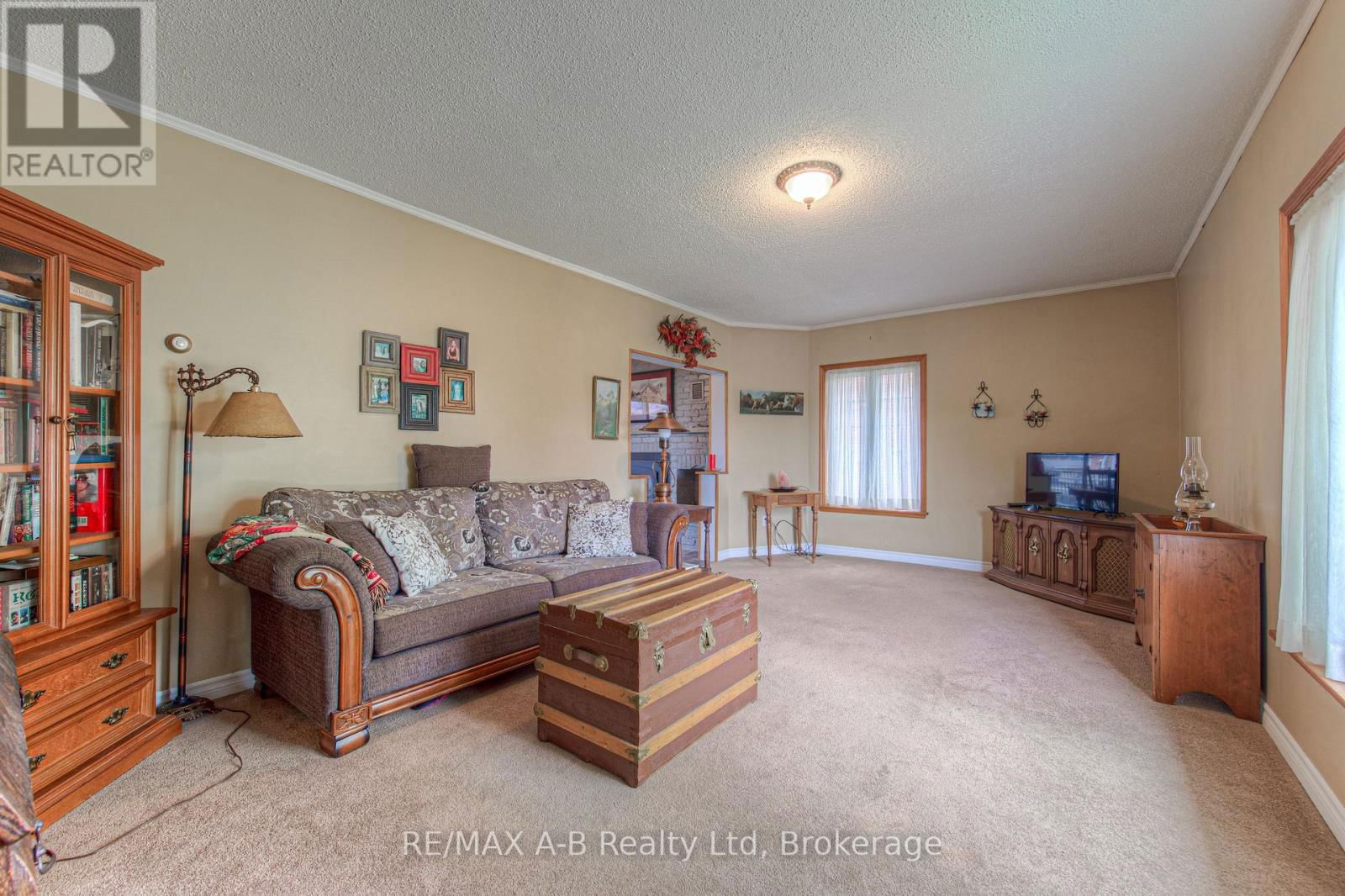 192 TAYLOR STREET Image 9