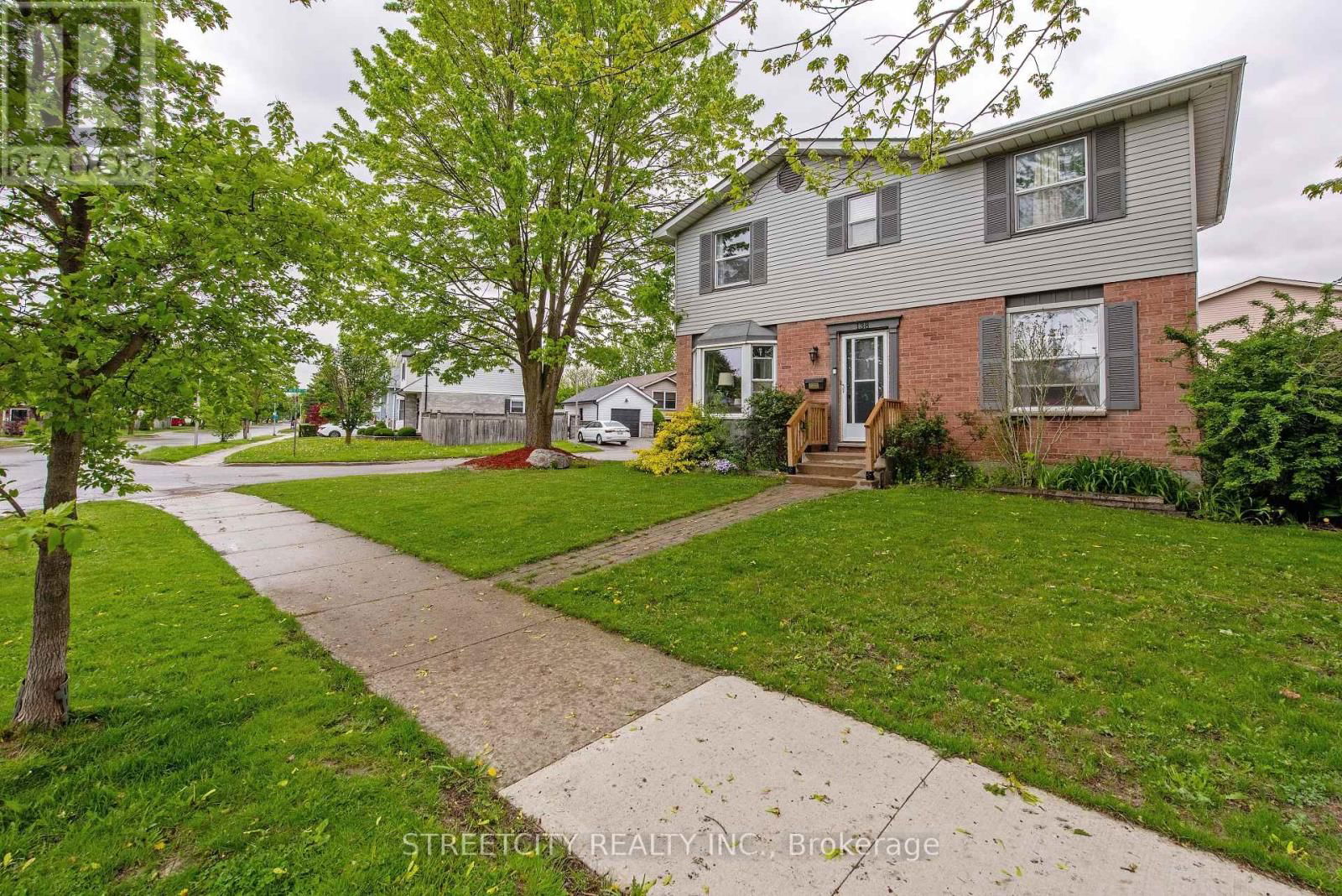 138 CARLYLE DRIVE Image 3