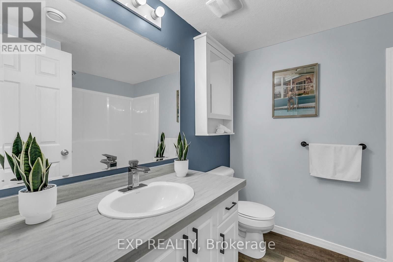 12C - 50 HOWE DRIVE Image 11