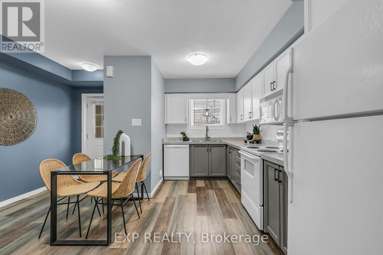 12C - 50 HOWE DRIVE Image 6