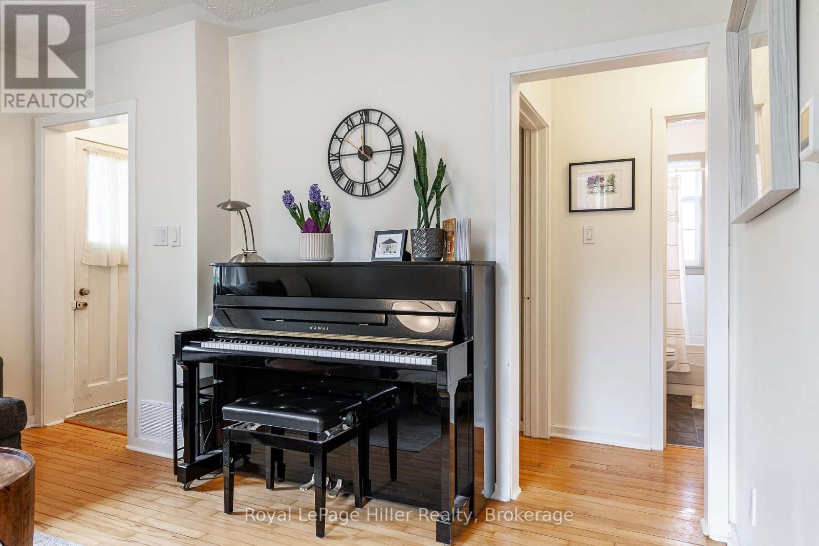 20 CORIANO STREET Image 16