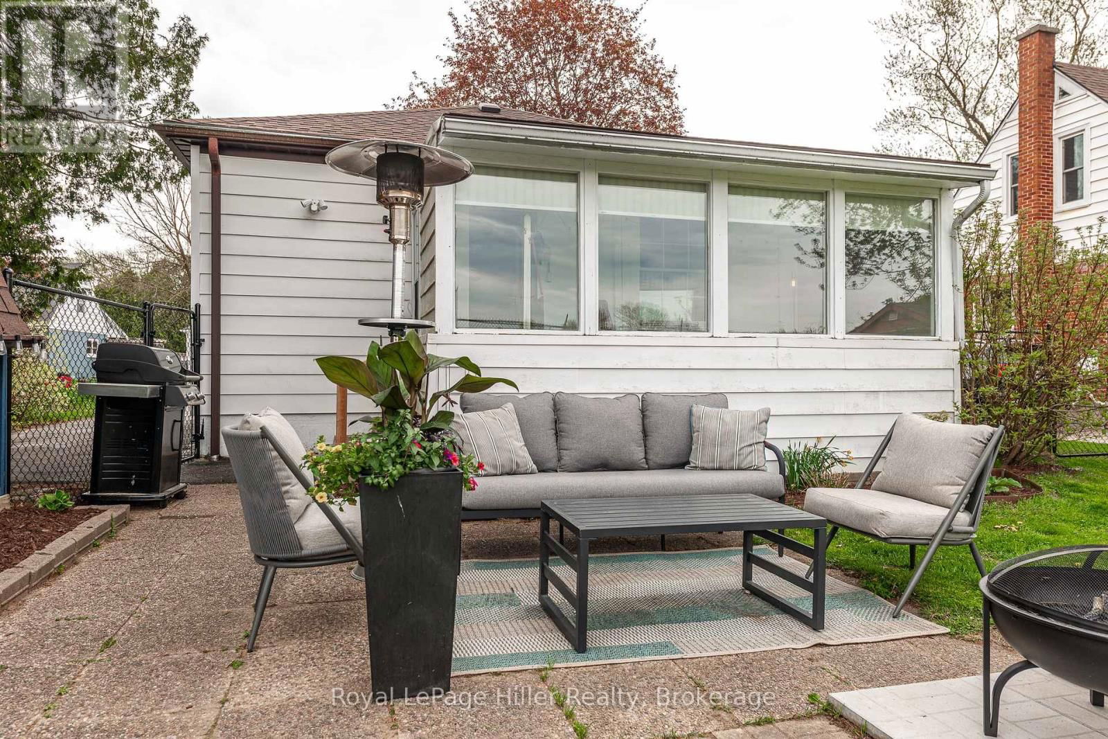 20 CORIANO STREET Image 38