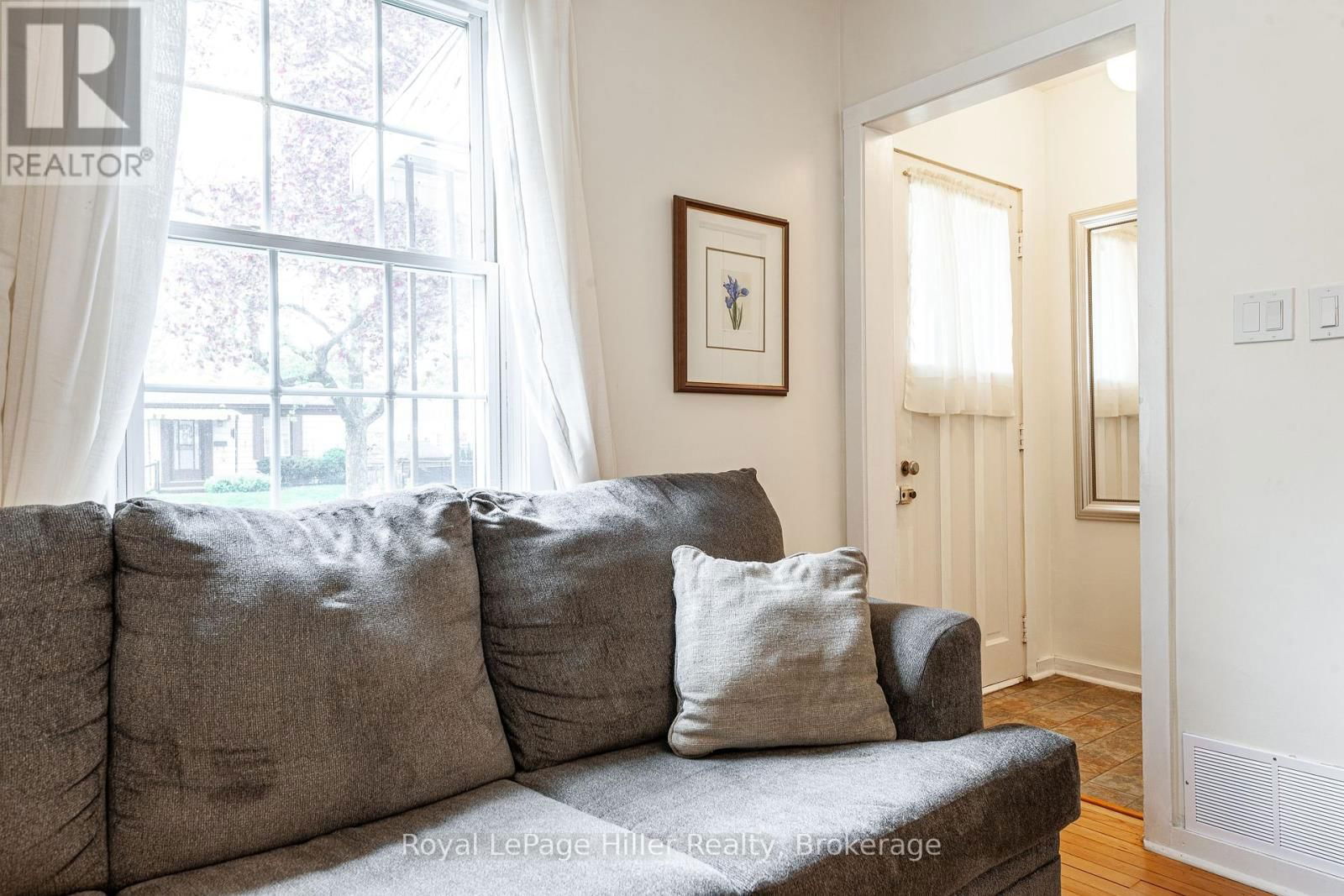 20 CORIANO STREET Image 5