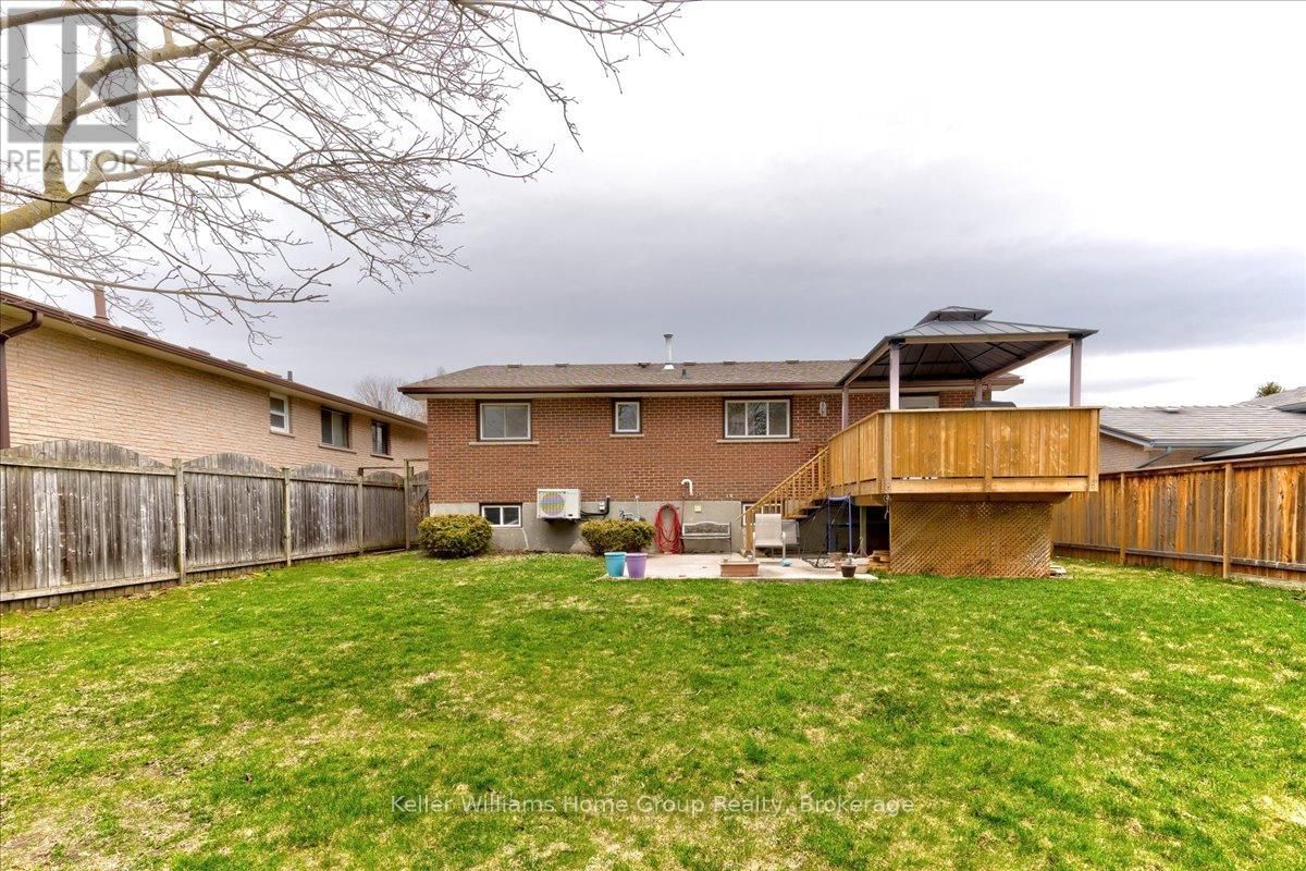 18 MATTHEW DRIVE Image 32