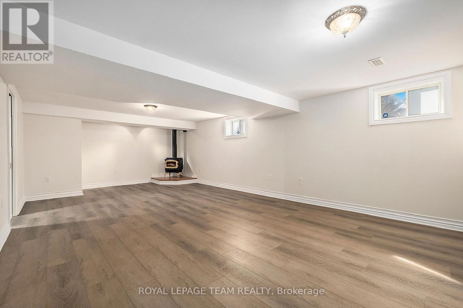 14 GARRISON DRIVE Image 29