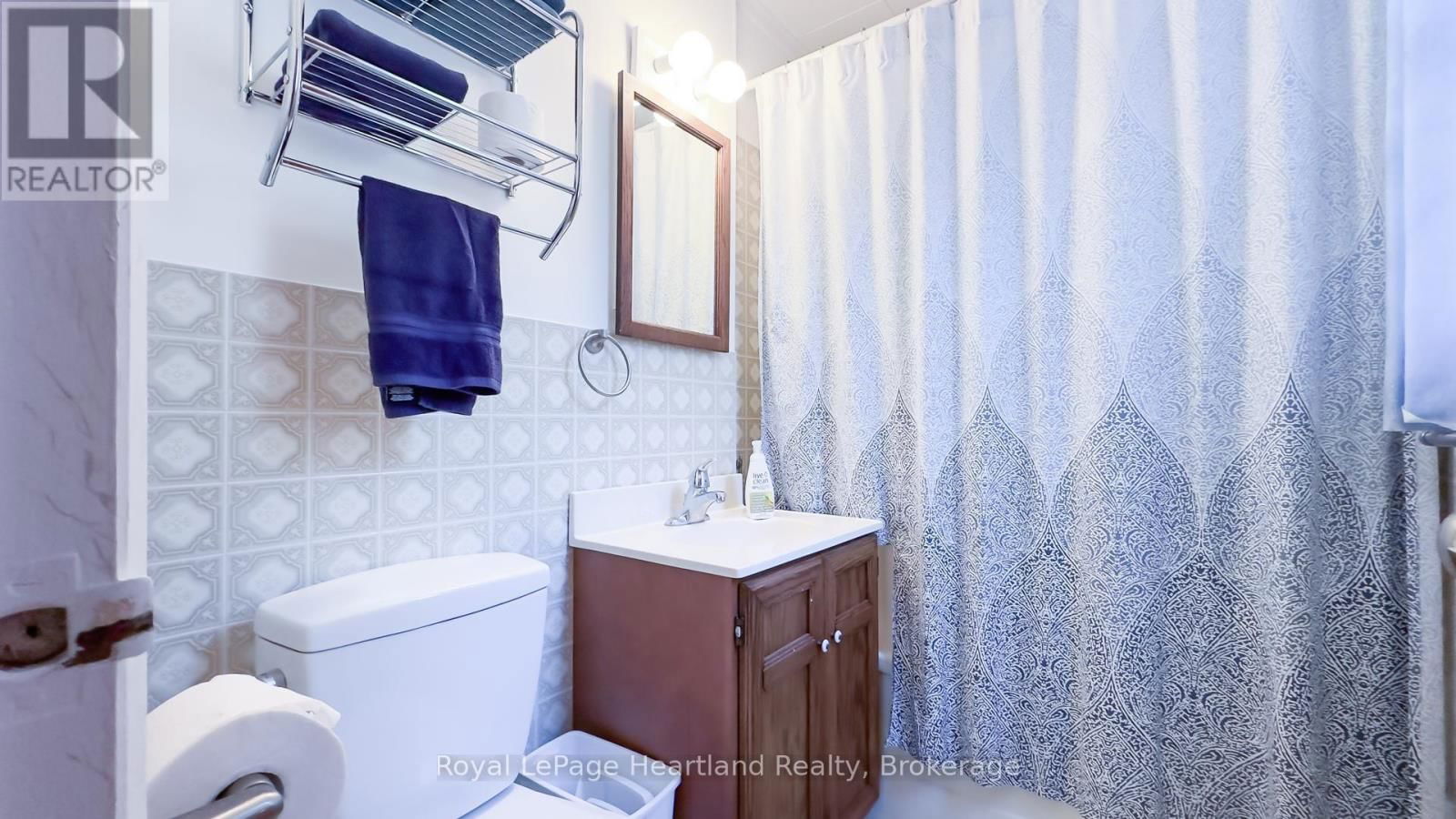 83815B DICKSON STREET Image 25