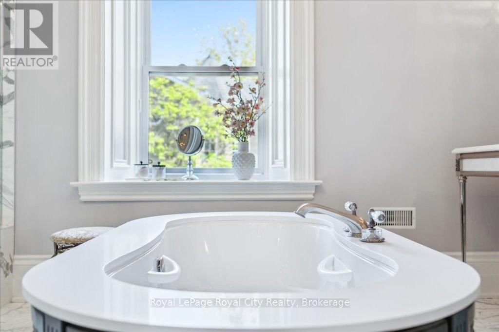 15 - 25 MANOR PARK CRESCENT Image 10