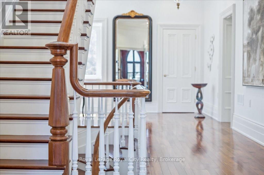 15 - 25 MANOR PARK CRESCENT Image 3