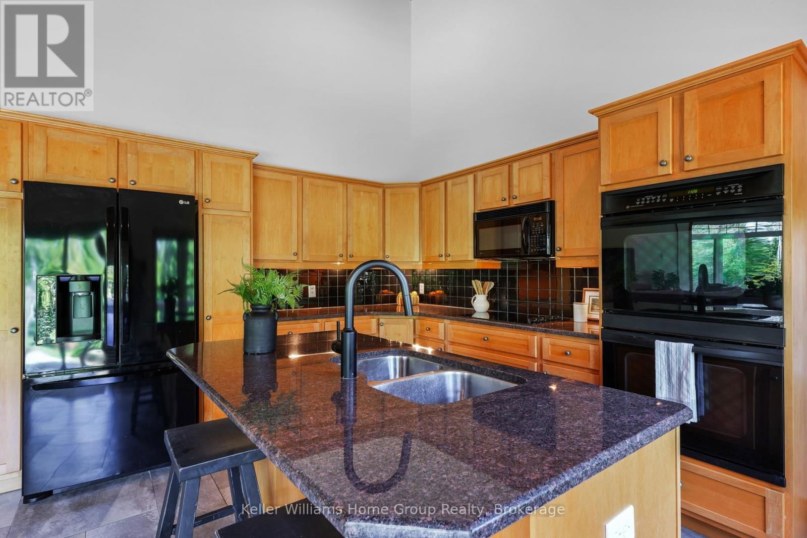 124 NELSON DRIVE Image 17