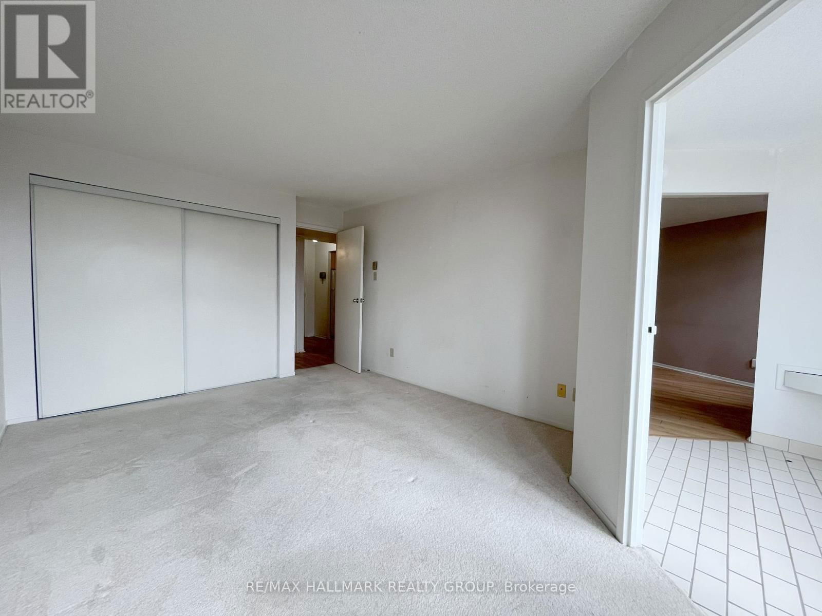 221 - 1025 GRENON AVENUE Image 12