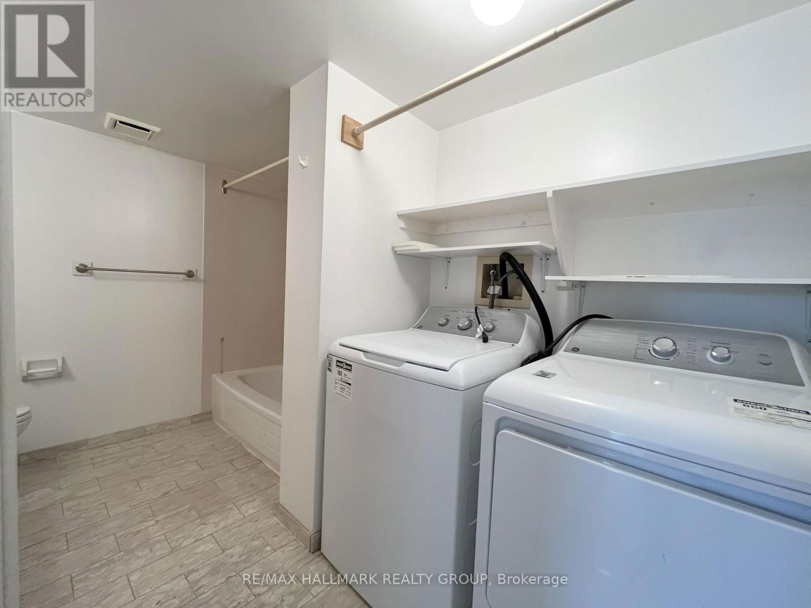 221 - 1025 GRENON AVENUE Image 16