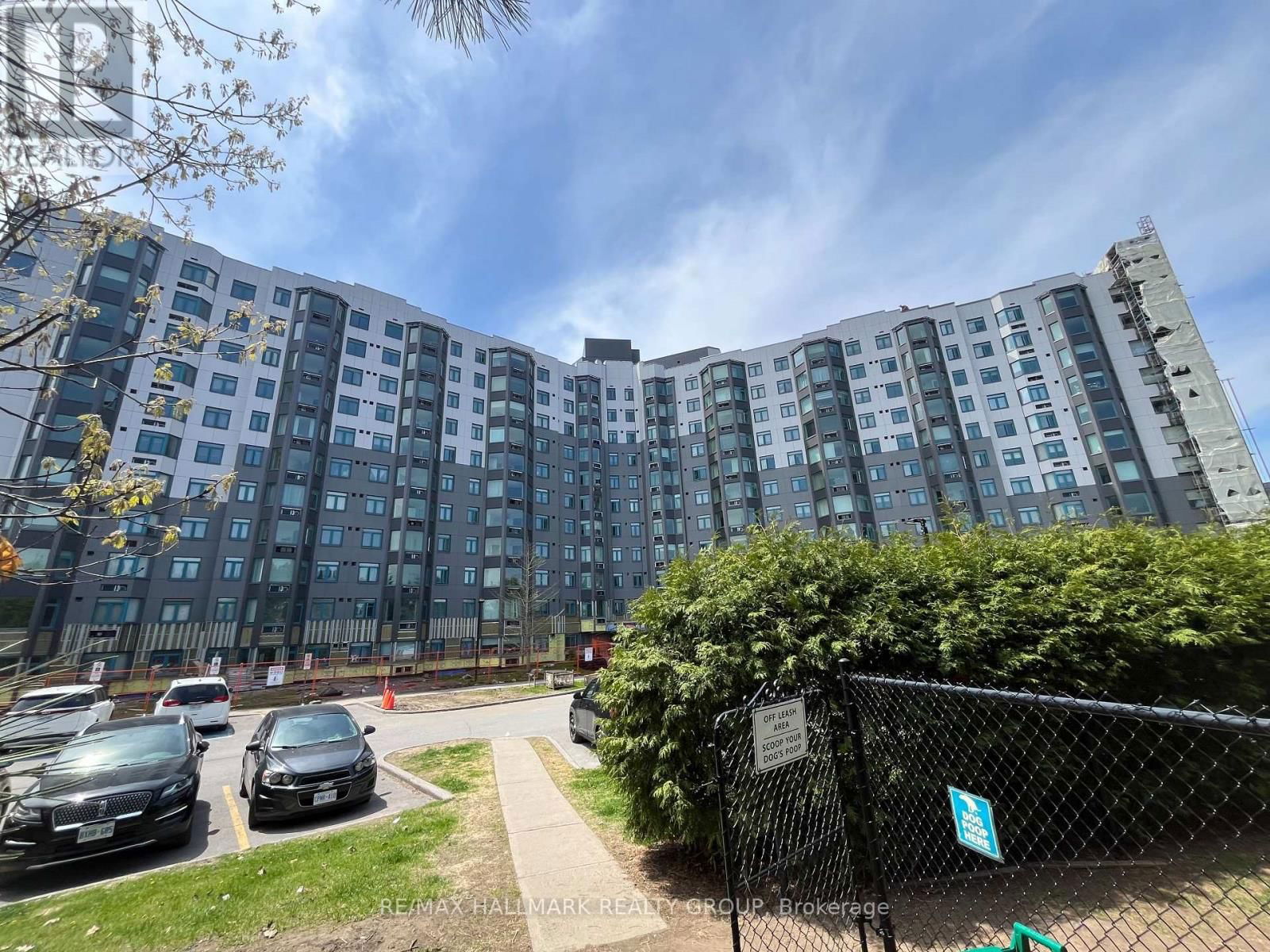 221 - 1025 GRENON AVENUE Image 2