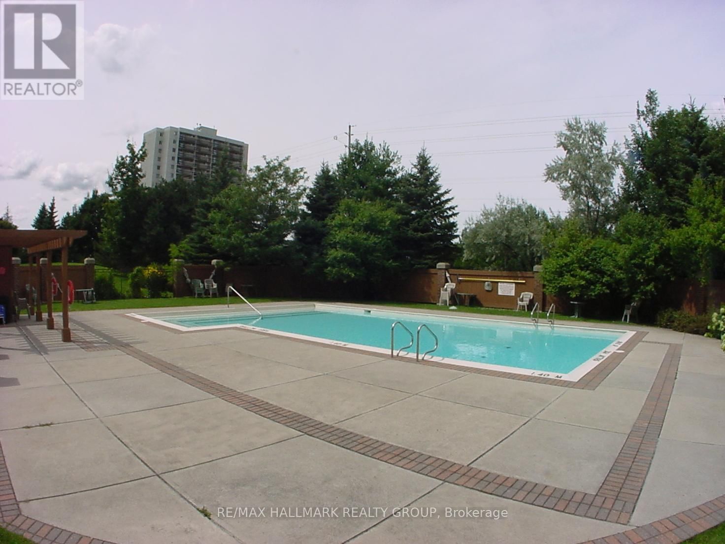 221 - 1025 GRENON AVENUE Image 27