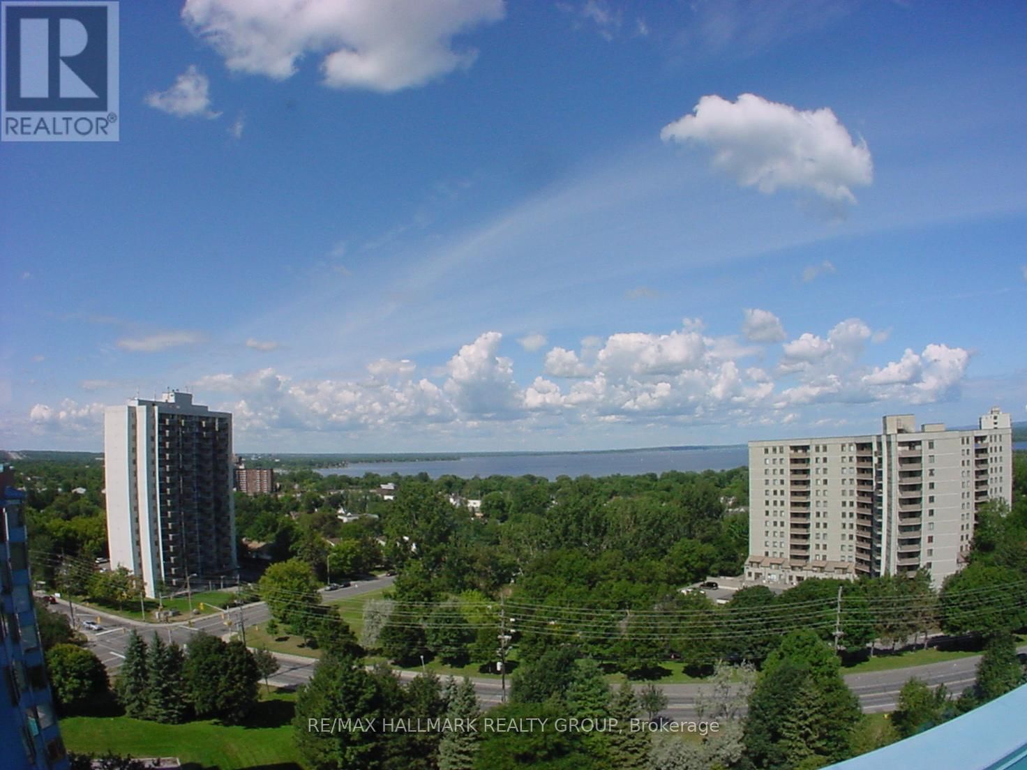 221 - 1025 GRENON AVENUE Image 29