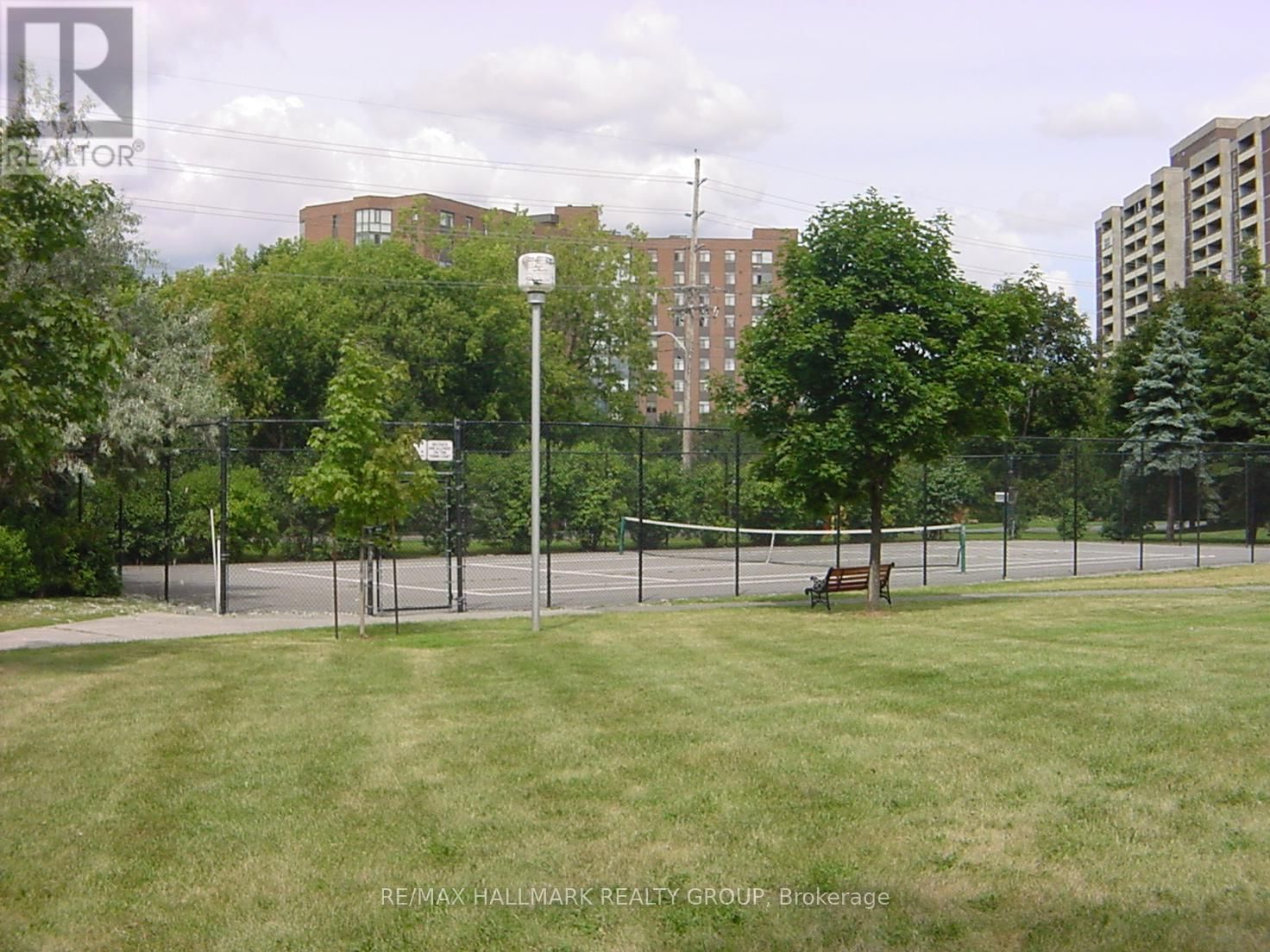 221 - 1025 GRENON AVENUE Image 34