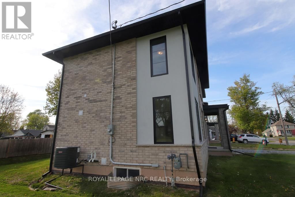 203 PARK STREET Image 6