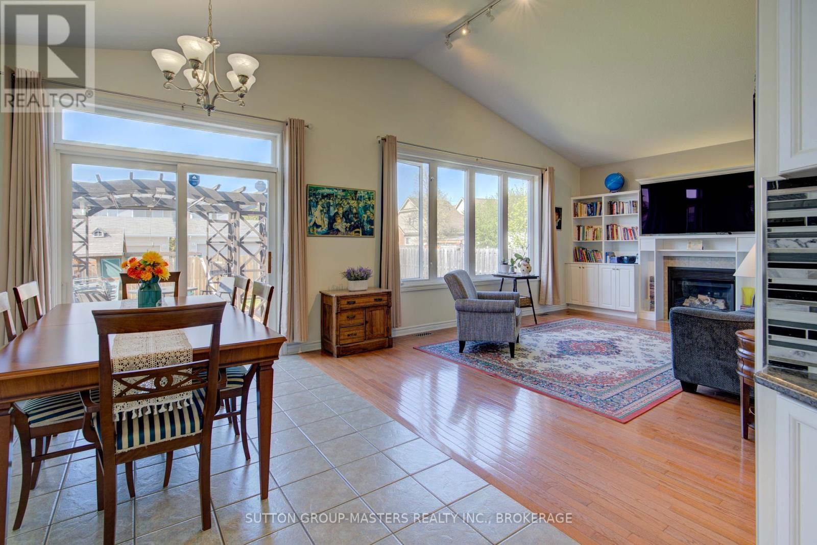 422 COOKE CRESCENT Image 11