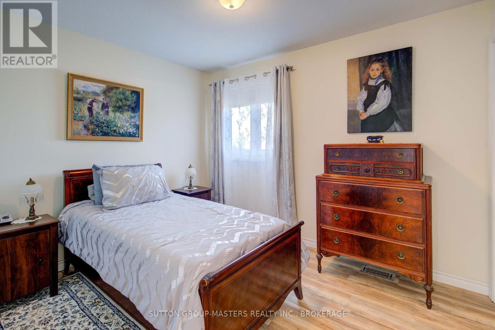 422 COOKE CRESCENT Image 18