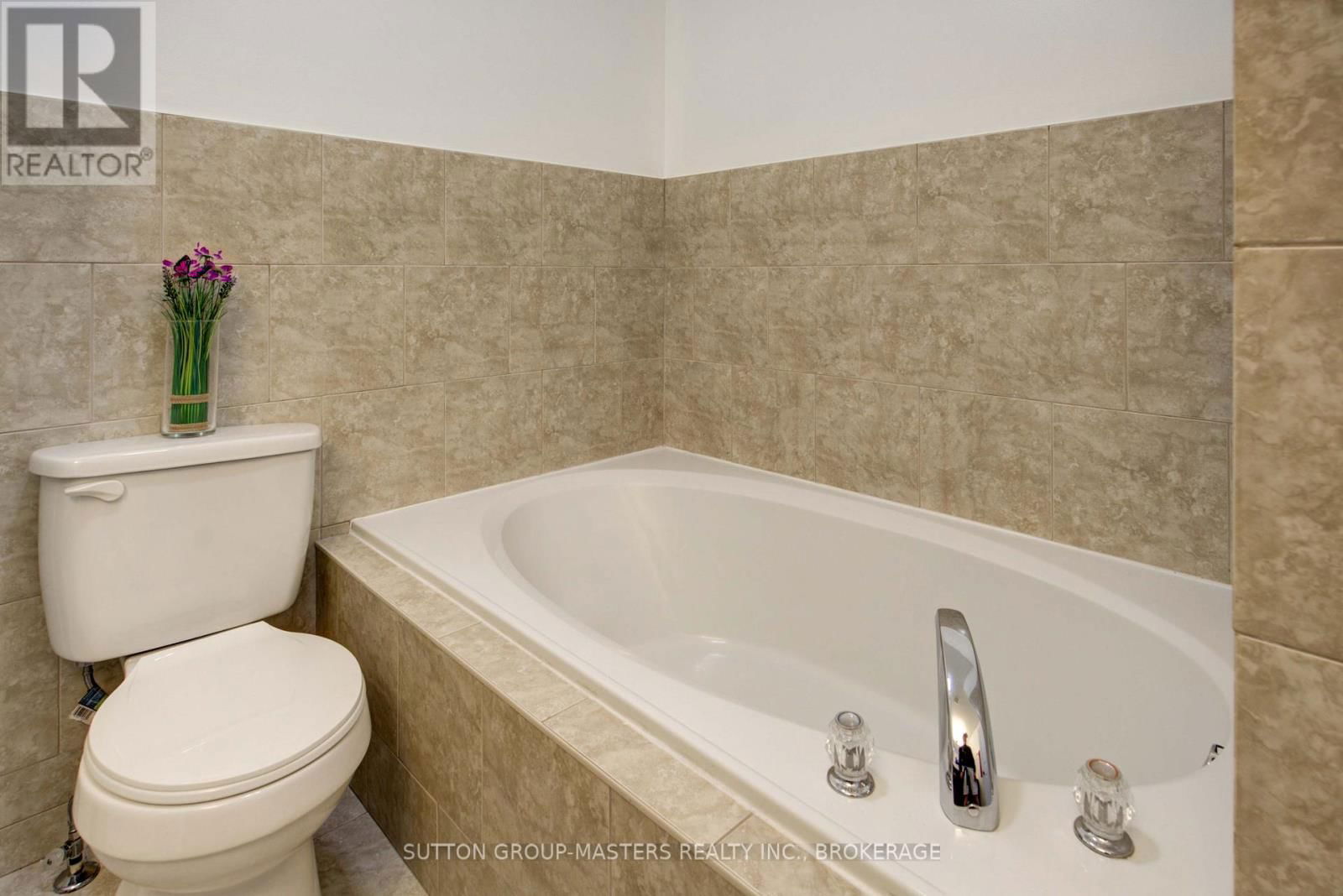 422 COOKE CRESCENT Image 24