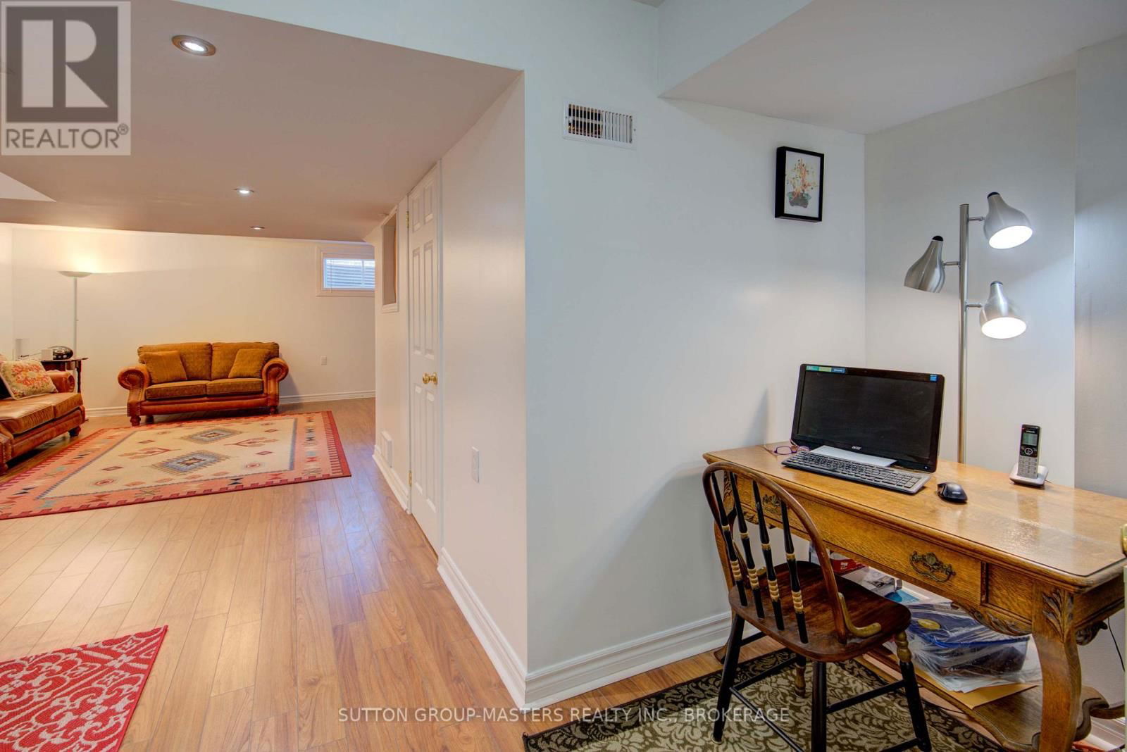 422 COOKE CRESCENT Image 25