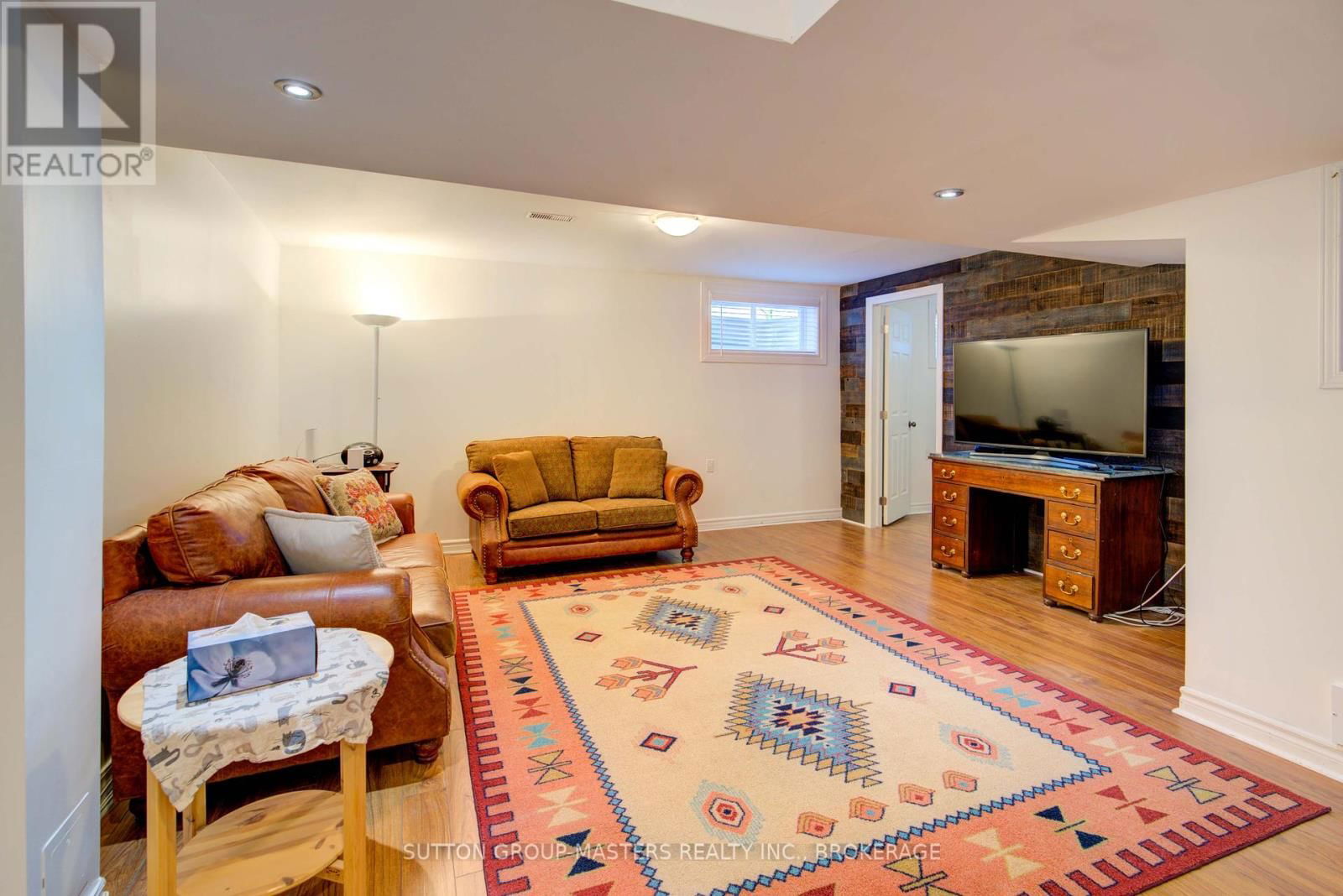 422 COOKE CRESCENT Image 27