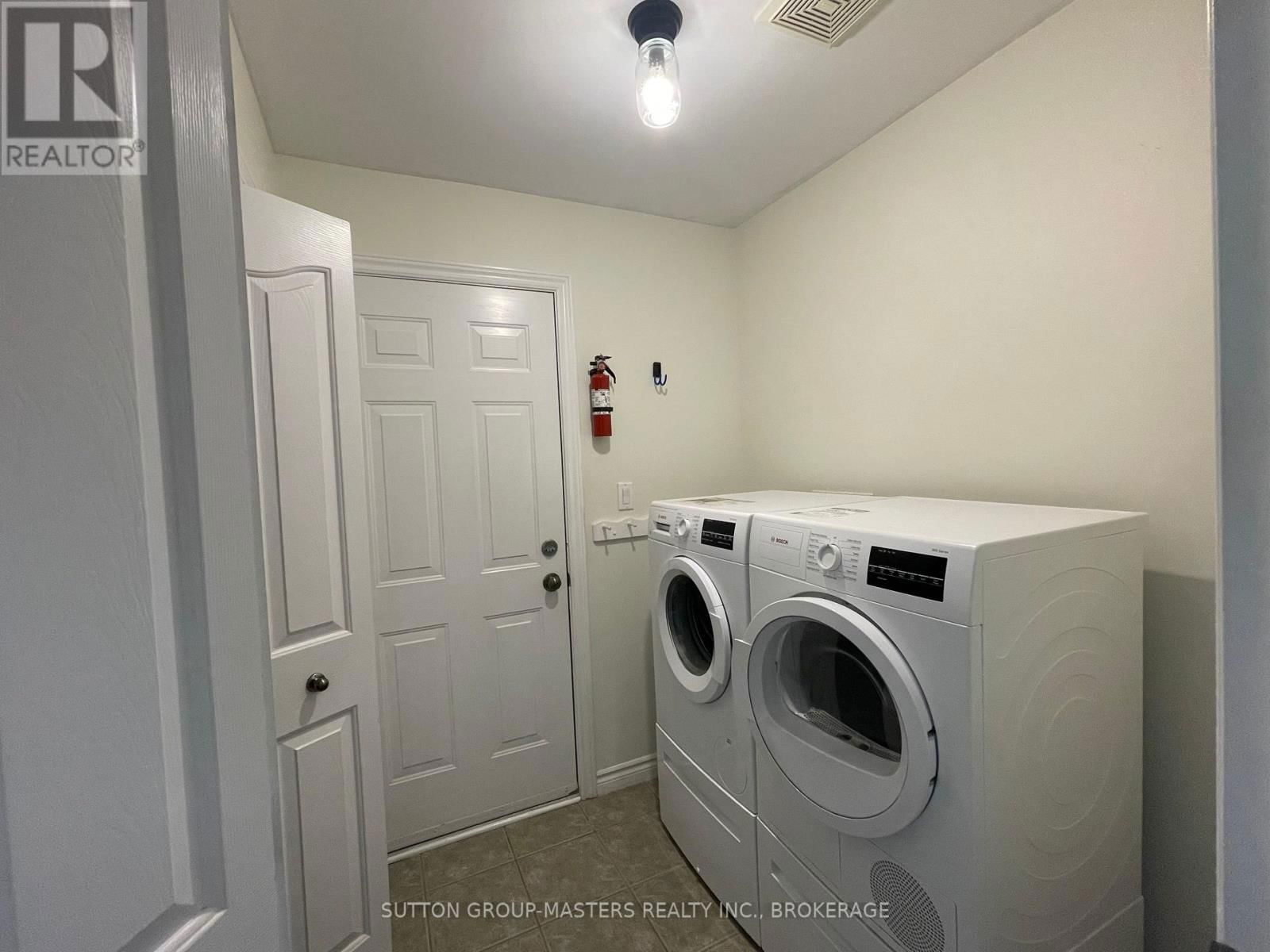 422 COOKE CRESCENT Image 33
