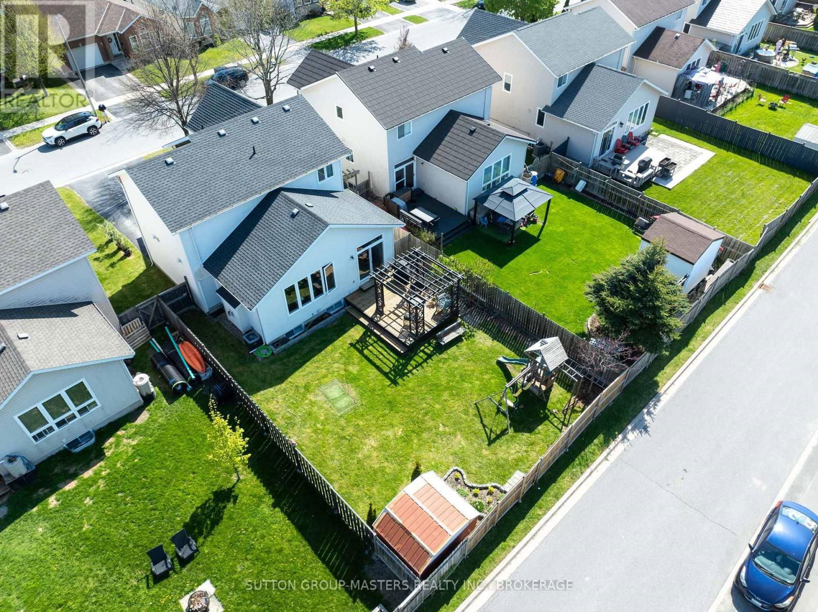 422 COOKE CRESCENT Image 34