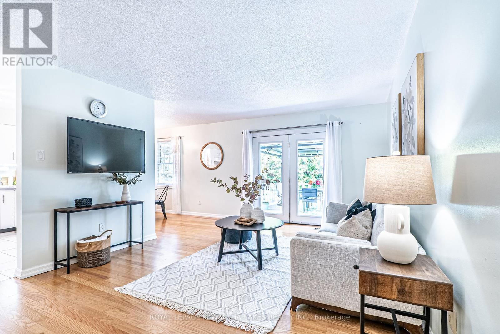83 LORI BOULEVARD Image 17