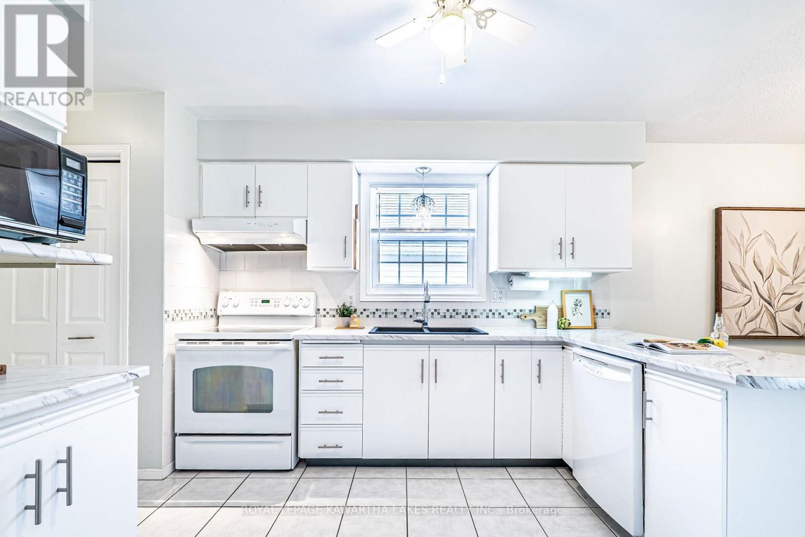 83 LORI BOULEVARD Image 21