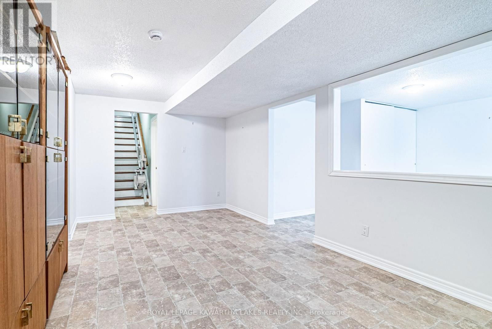 83 LORI BOULEVARD Image 24