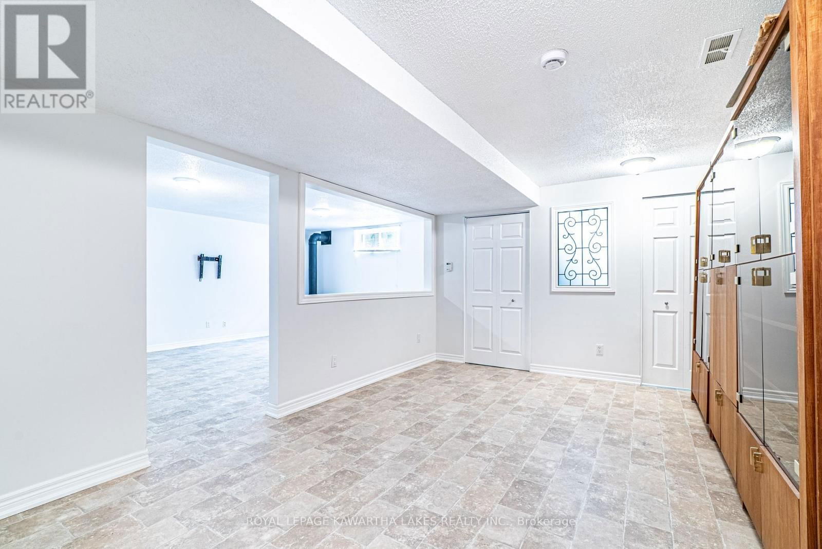 83 LORI BOULEVARD Image 25