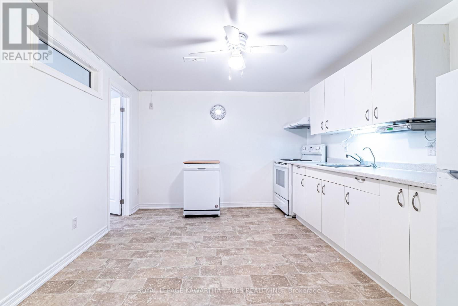 83 LORI BOULEVARD Image 27