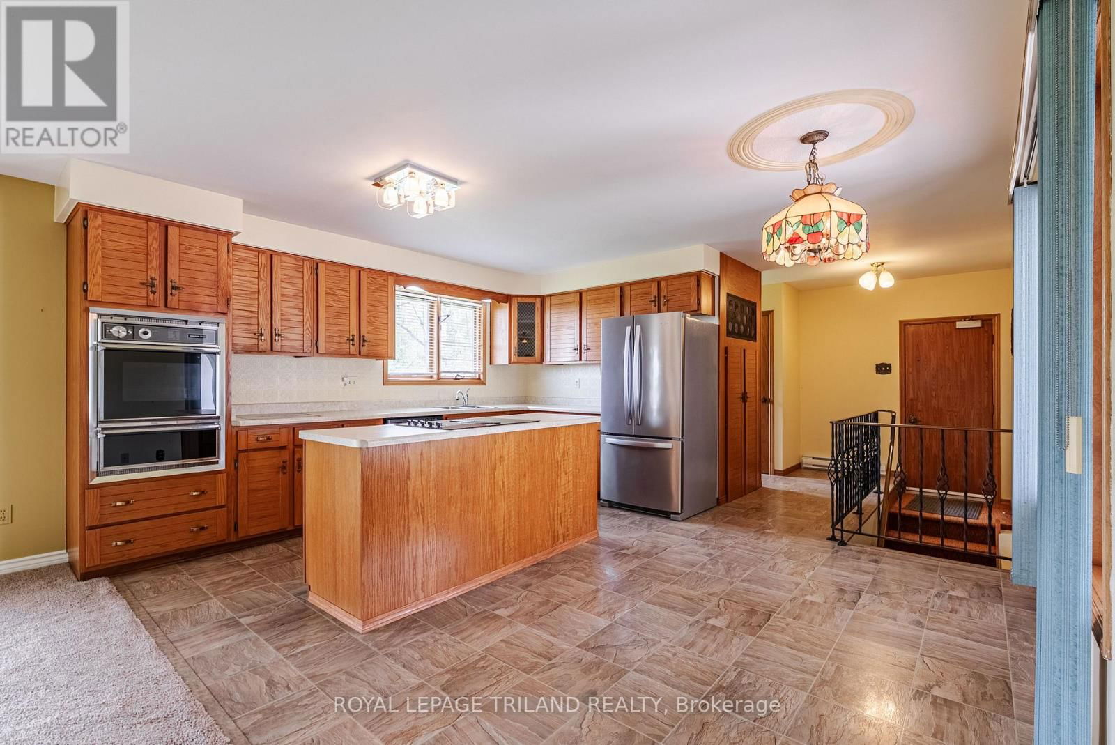 15295 DORCHESTER ROAD Image 12