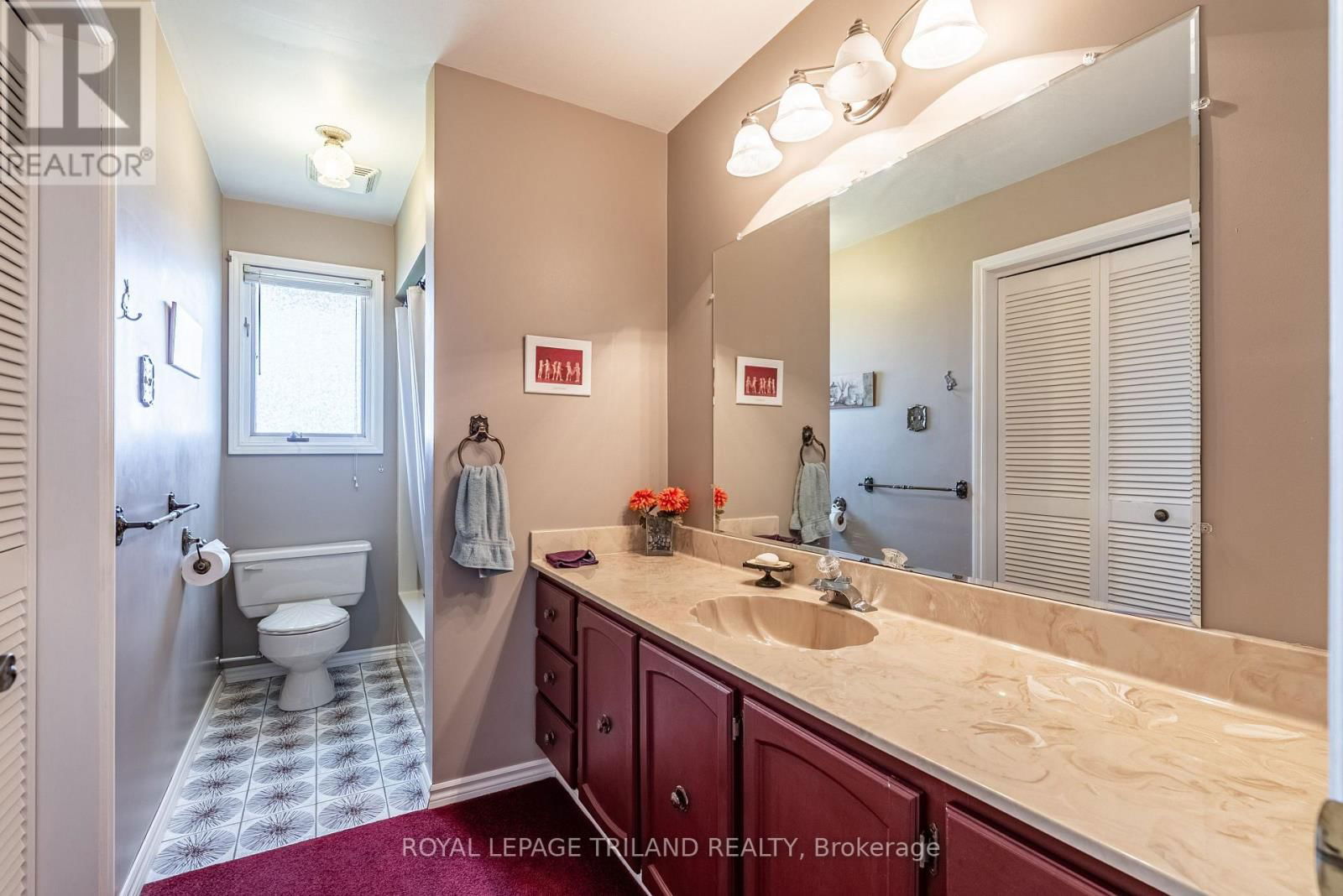 15295 DORCHESTER ROAD Image 19