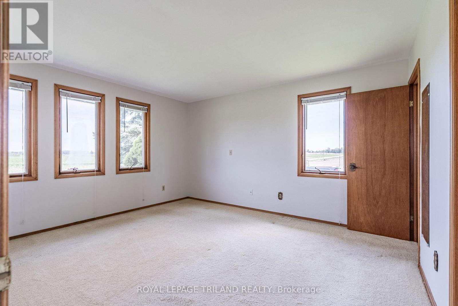 15295 DORCHESTER ROAD Image 22