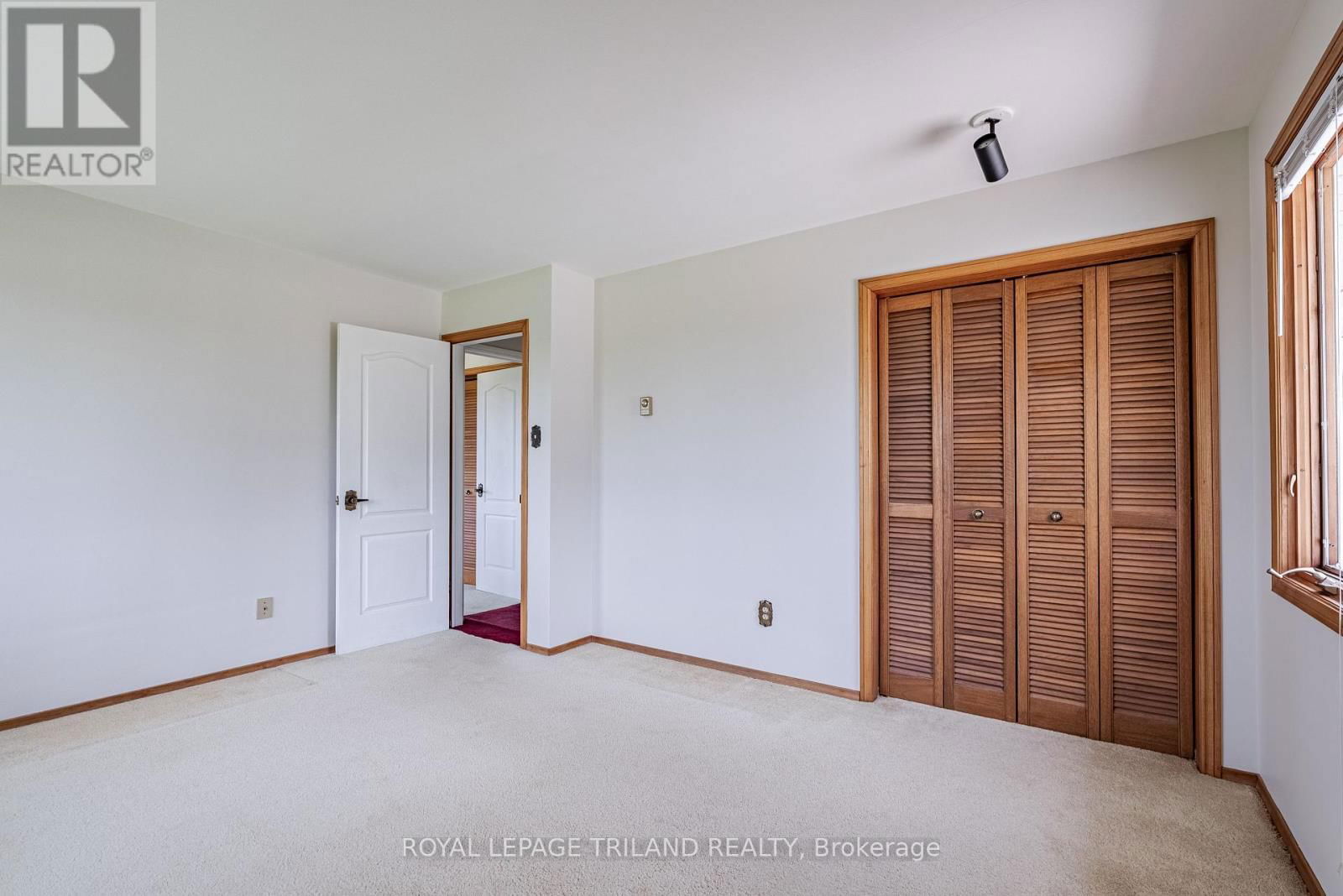 15295 DORCHESTER ROAD Image 26