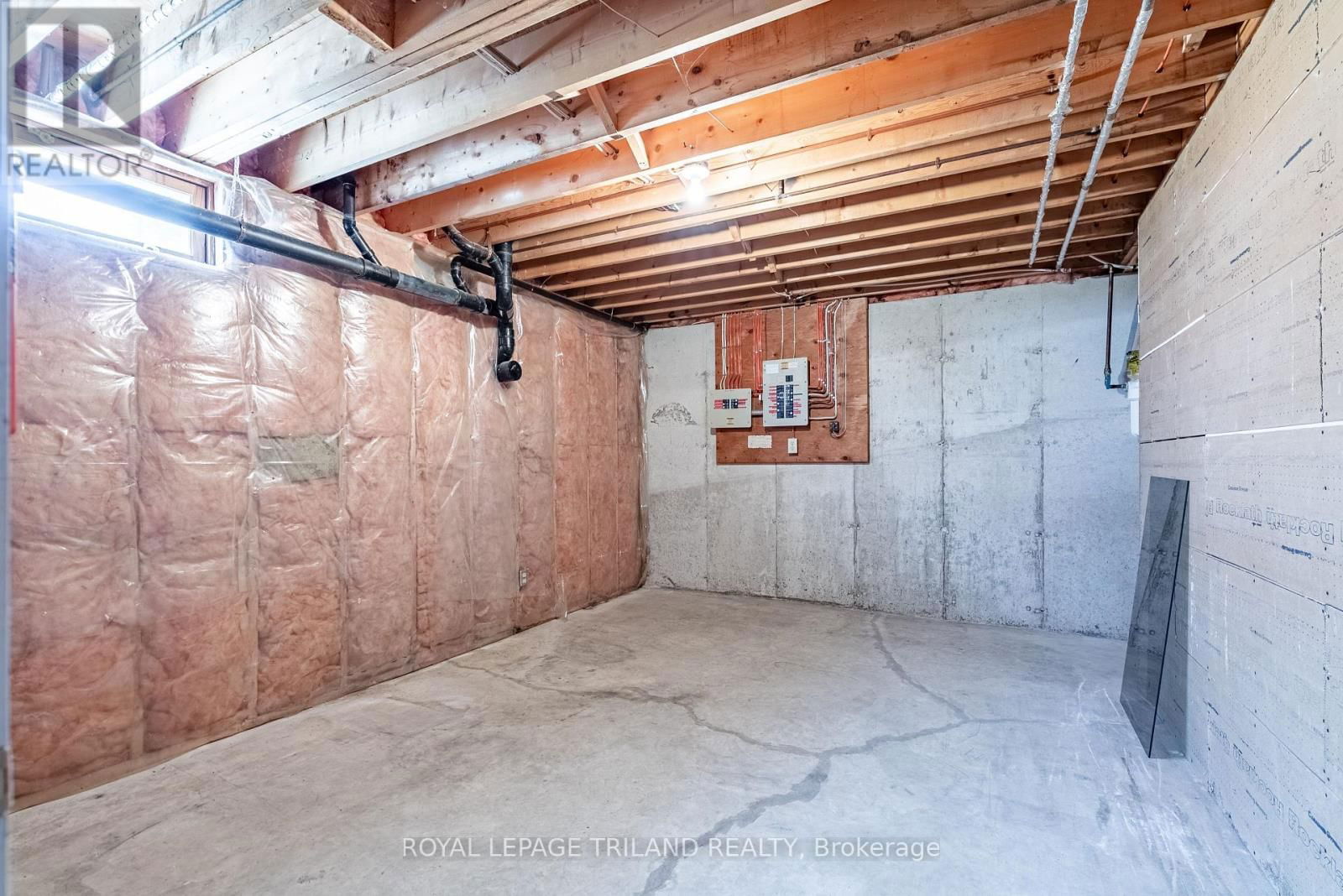 15295 DORCHESTER ROAD Image 30