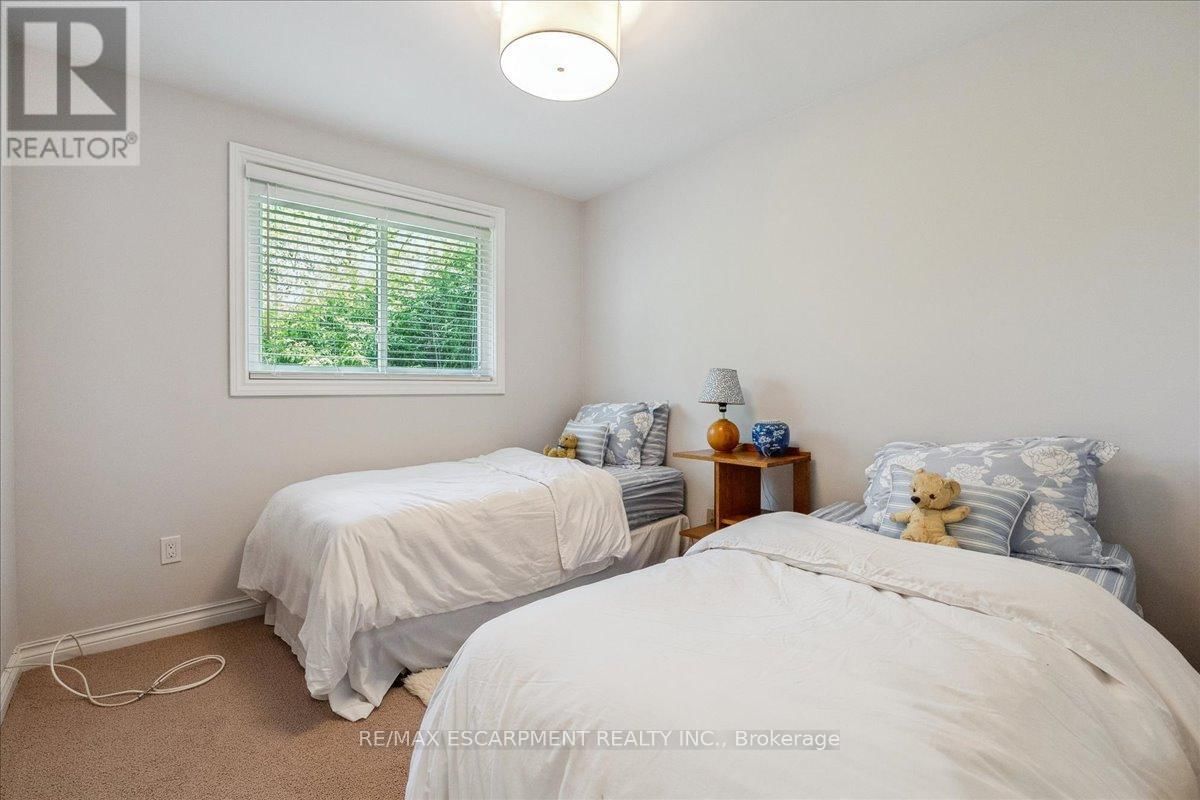 32 HIGHLAND PARK DRIVE Image 19